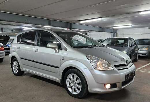 Toyota Corolla Verso 1.8i VVT-i 16v 7pl .  PRIX EXPOR ...
