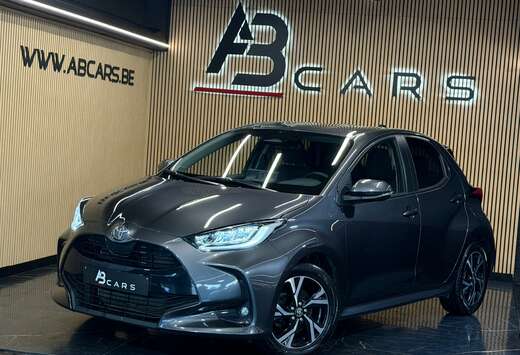 Toyota 1.5I HYBRID // ESSENCE ** GARNATIE 12 MOIS **