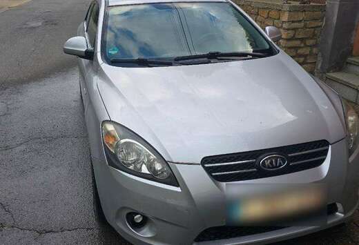 Kia Pro_Cee\'d 1.6 Turbo CRDi VGT LX