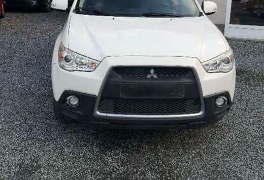 Mitsubishi 1.8 Di-D 2WD Instyle