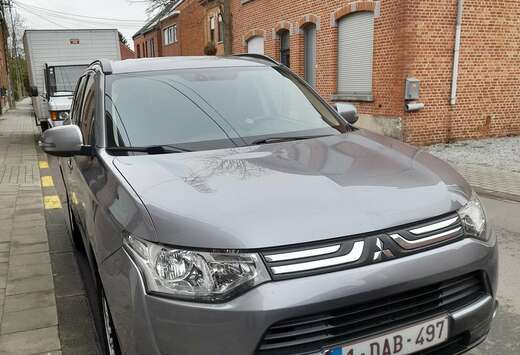 Mitsubishi 2.0i 2WD Intense CVT