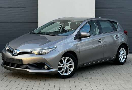 Toyota Auris HEV 1.8i HSD Lounge E-CVT