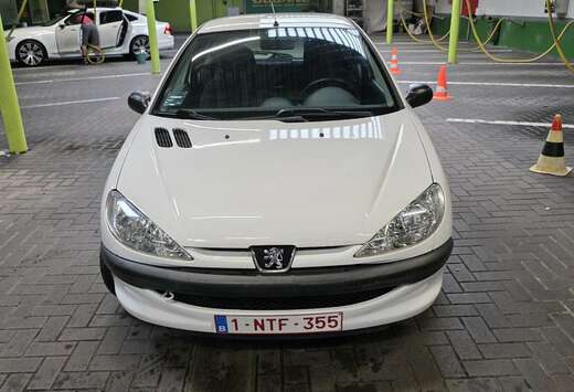 Peugeot 1.1i Color Line