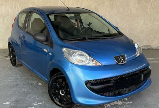 Peugeot TRÈS BELLE 107 ** CARNET COMPLET ** CARPASS