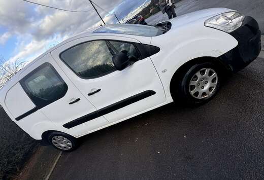 Peugeot 2015, controle technique Ok  tres bonne etat