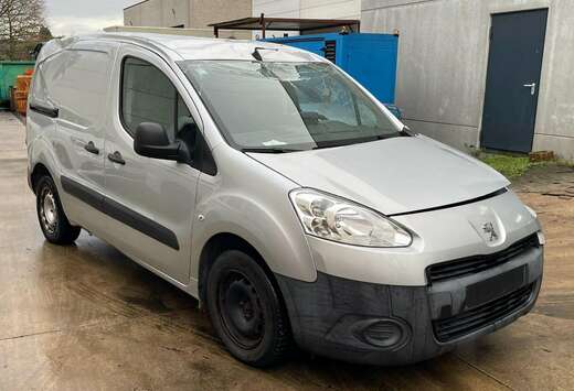 Peugeot 1.6 HDi L2H1 Confort 121