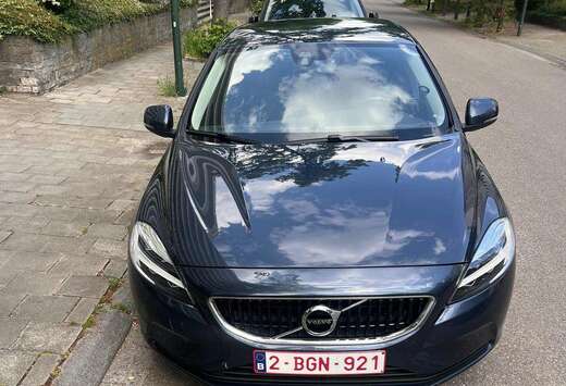 Volvo V40 2.0 T2 Black Edition GPF (EU6d-TEMP)
