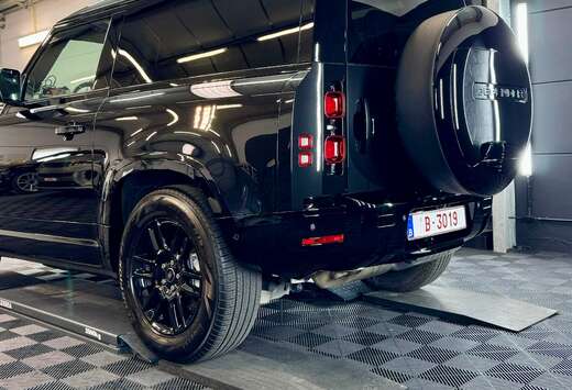 Land Rover Defender 90 D250 SE