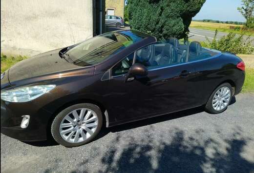 Peugeot 308 CC 1.6 essence phase 1 de 2010.