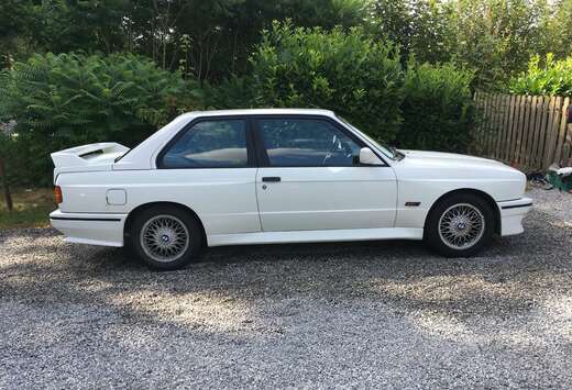BMW E30