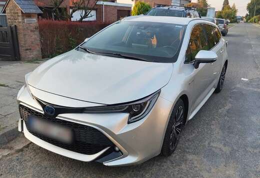 Toyota SW Hybrid 1.8 Premium e-CVT