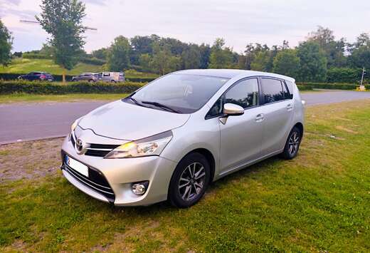 Toyota 1.6 D-4D 7-Sitzer Start/Stop Skyview Edition