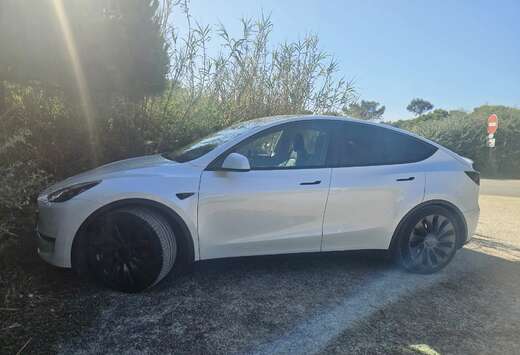 Tesla 72.5 kWh Dual Motor Performance (377 kW)