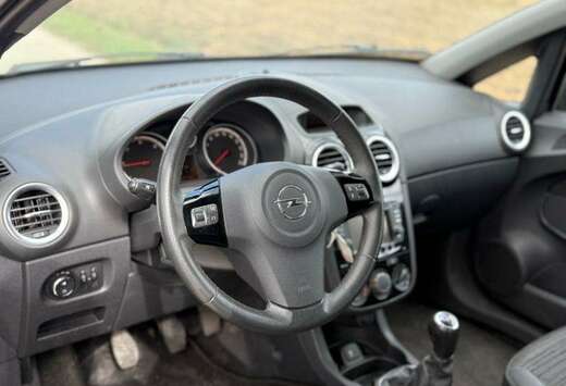 Opel Corsa 1.4i Sport