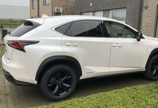 Lexus 2.5i FWD E-CVT