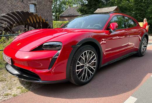 Porsche Taycan 4 Cross Turismo - Carmine red - BOSE