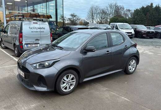 Mazda Hybrid VVT-i Centre-Line CVT