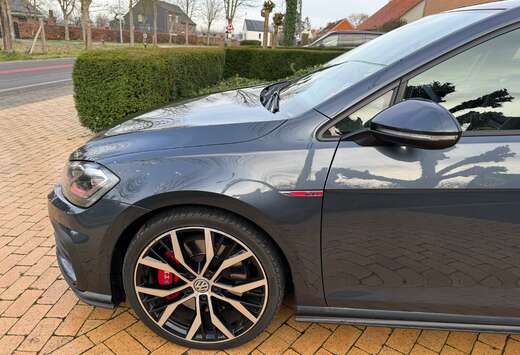 Volkswagen Golf 2.0 TSI Performance DSG