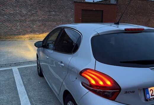 Peugeot PureTech 110 Stop & Start EAT6 Allure