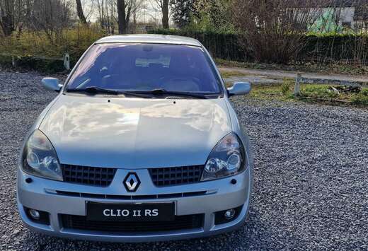 Renault 2.0i 16v Sport