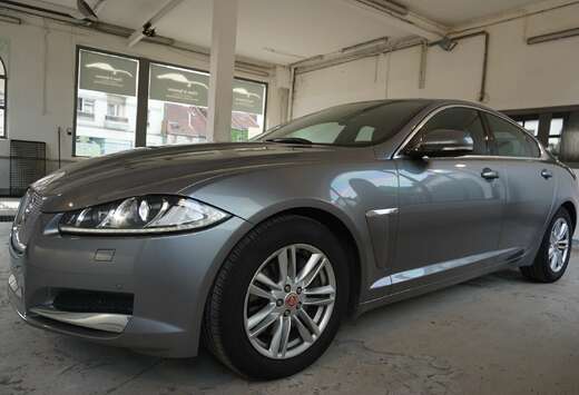 Jaguar XF 2.2 D Tech Edition