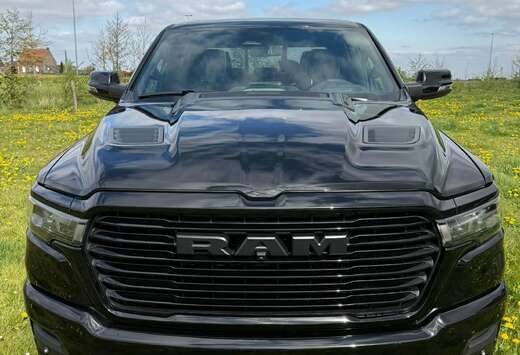 Dodge Laramie Night Edition