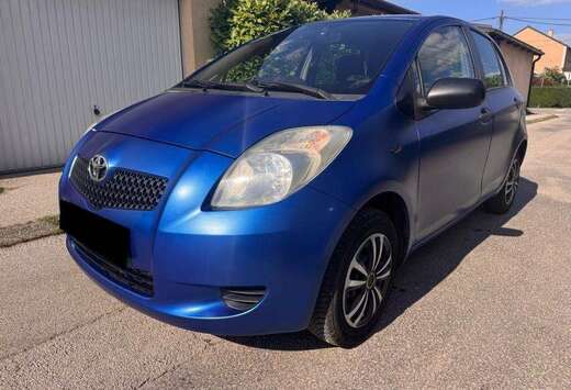 Toyota Yaris 1.3i VVT-i 16v Connected