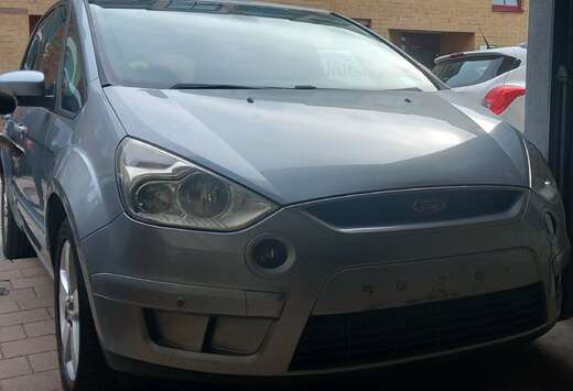 Ford S-Max 2.5 Titanium