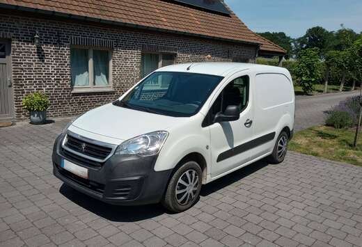 Peugeot 1.6i Lichte vracht 3-zit-Airco-CD-Trekhaak