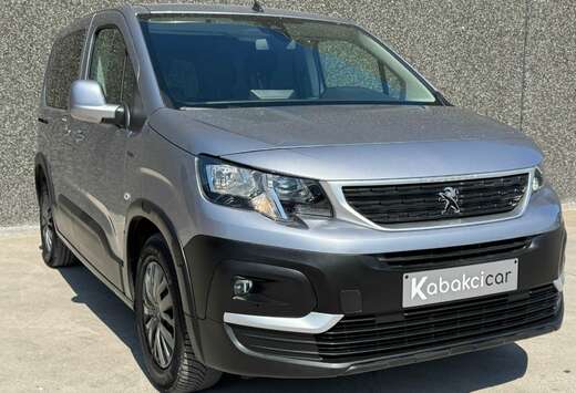 Peugeot 1.5 BlueHDi  Style//CARPLAY/GPS/CAMERA/GARANT ...