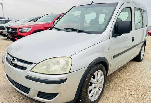 Opel Combo Tour 1.4i XEP Essentia (Hayon/Achterklep)