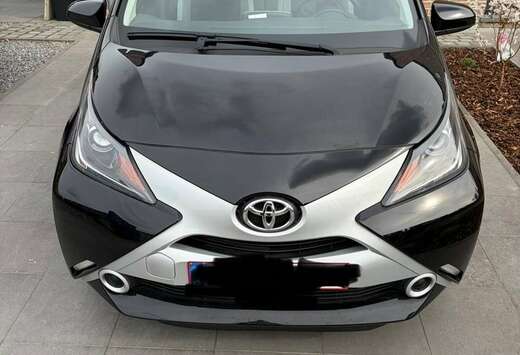 Toyota Aygo 1.0i VVT-i x-play and pack x-music