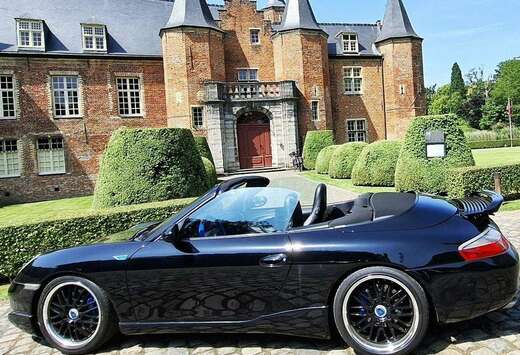 Porsche 911 Carrera 4 Cabrio