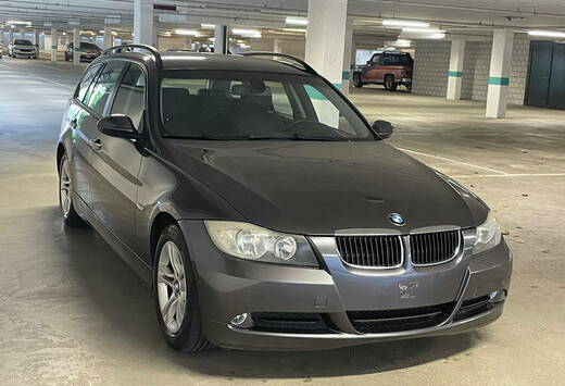BMW 318 Touring