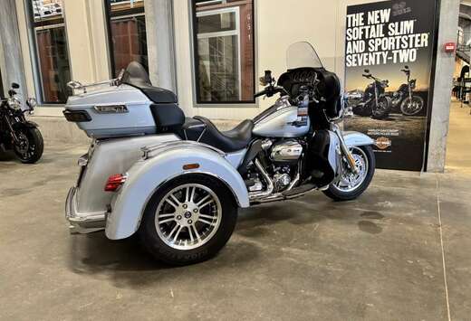 TRIKE FLHTCUTG ULTRA