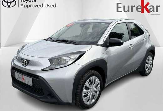 Toyota X play CVT