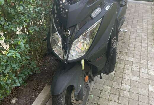 SYM GTS 125-A réparer offre a saisir/Ne roule pas