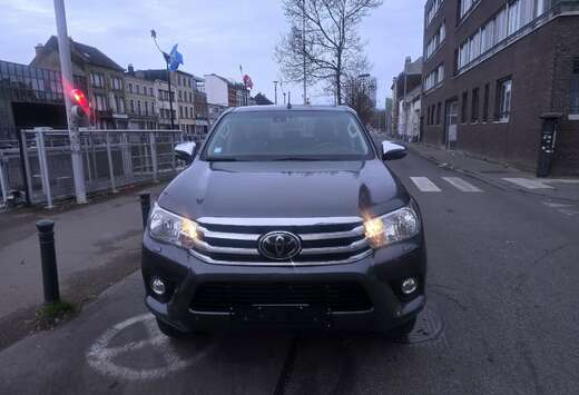 Toyota 2.4 D-4D 4WD Invincible50 Chrome