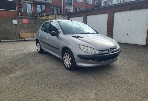 Peugeot 1.1i Color Line