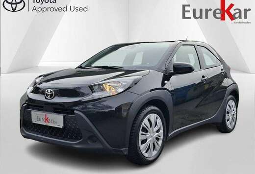 Toyota 1.0 VVT-I X PLAY