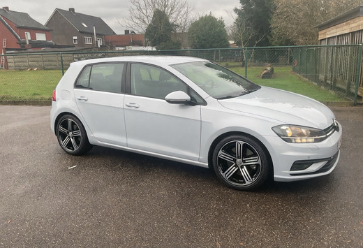 Volkswagen Golf 1.0 TSI