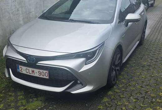 Toyota SW Hybrid 2.0 Dynamic e-CVT gekeurd