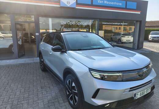 Opel New Grandland 1.2 Hybrid (benz/el) 100KW Demo Au ...