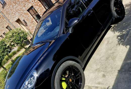 Porsche 3.0i V6 PHEV S Tiptronic (306 kW)