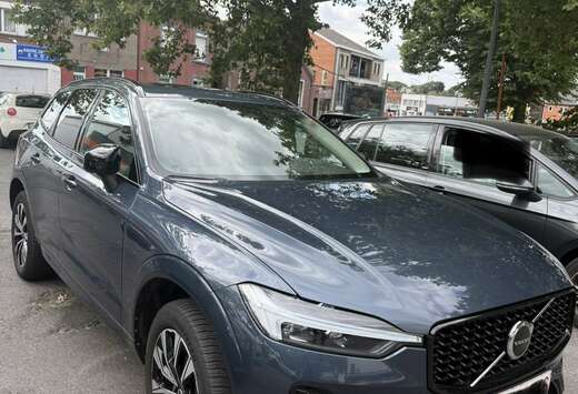 Volvo XC60 2.0 B4 MHEV Plus Dark