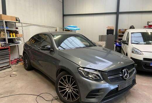 Mercedes-Benz e 4-Matic PHEV Launch Edition