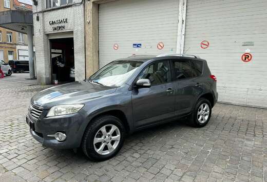 Toyota 2.2 D-4D 4x4 VIP CUIR JANTES ALUMINIUM CLIMATI ...