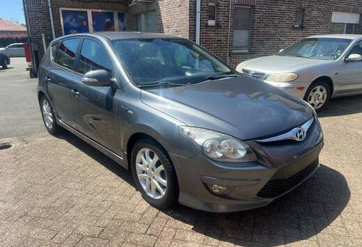 Hyundai 1.6 CRDi Blue /CAR PASS/euro 5