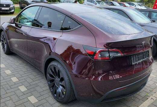 Tesla Model Y 72.5 kWh Dual Motor Performance (377 kW ...