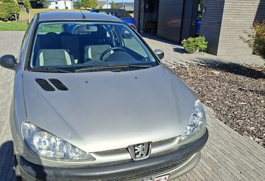 Peugeot 1.1i X-Line
